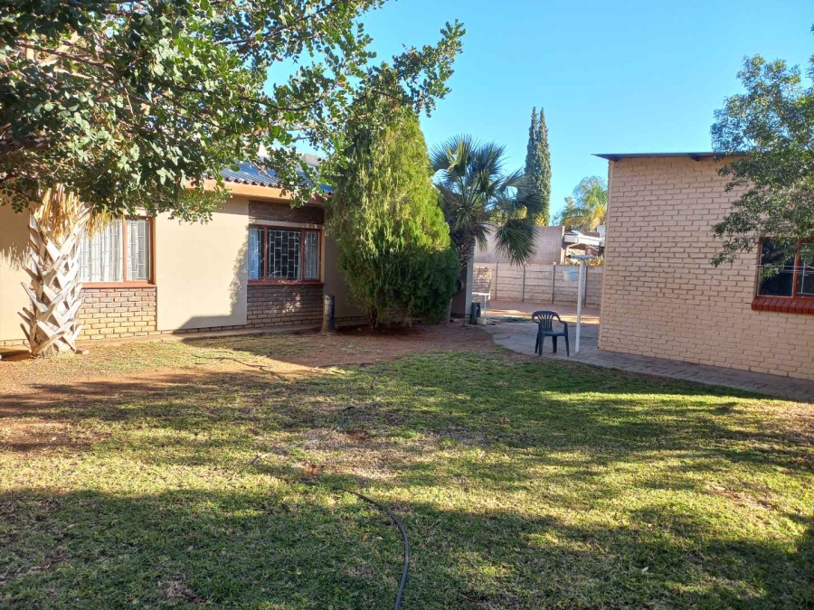 5 Bedroom Property for Sale in Blydeville Northern Cape